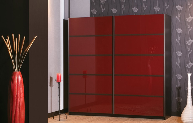 רהיטים ודלתות