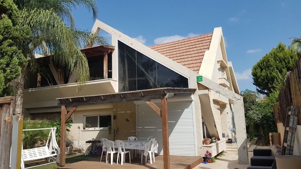 בית לפני צביעה חיצונית