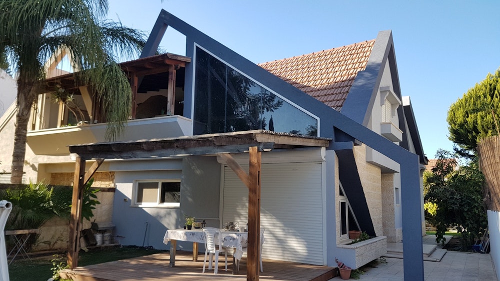 בית אחרי צביעה חיצונית