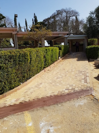 עבודות פיתוח וריצוף אבנים משתלבות