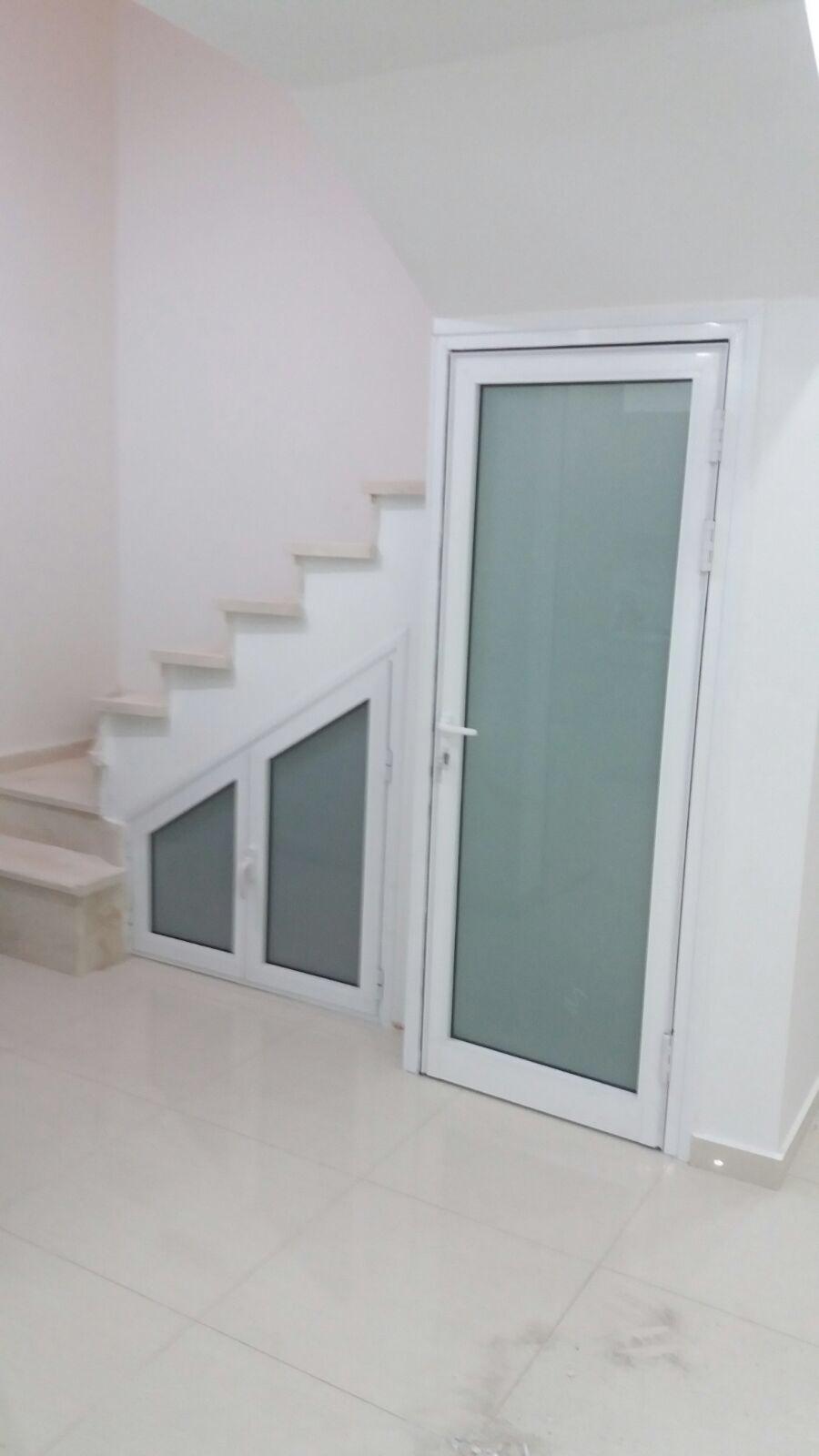 התקנת דלתות וויטרינות