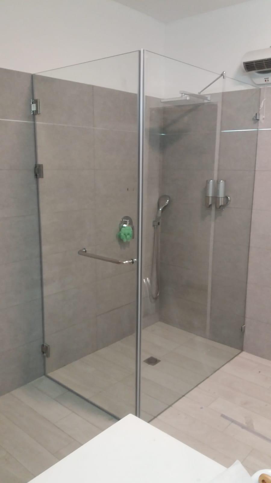 עבודות אלומינום בשילוב זכוכית