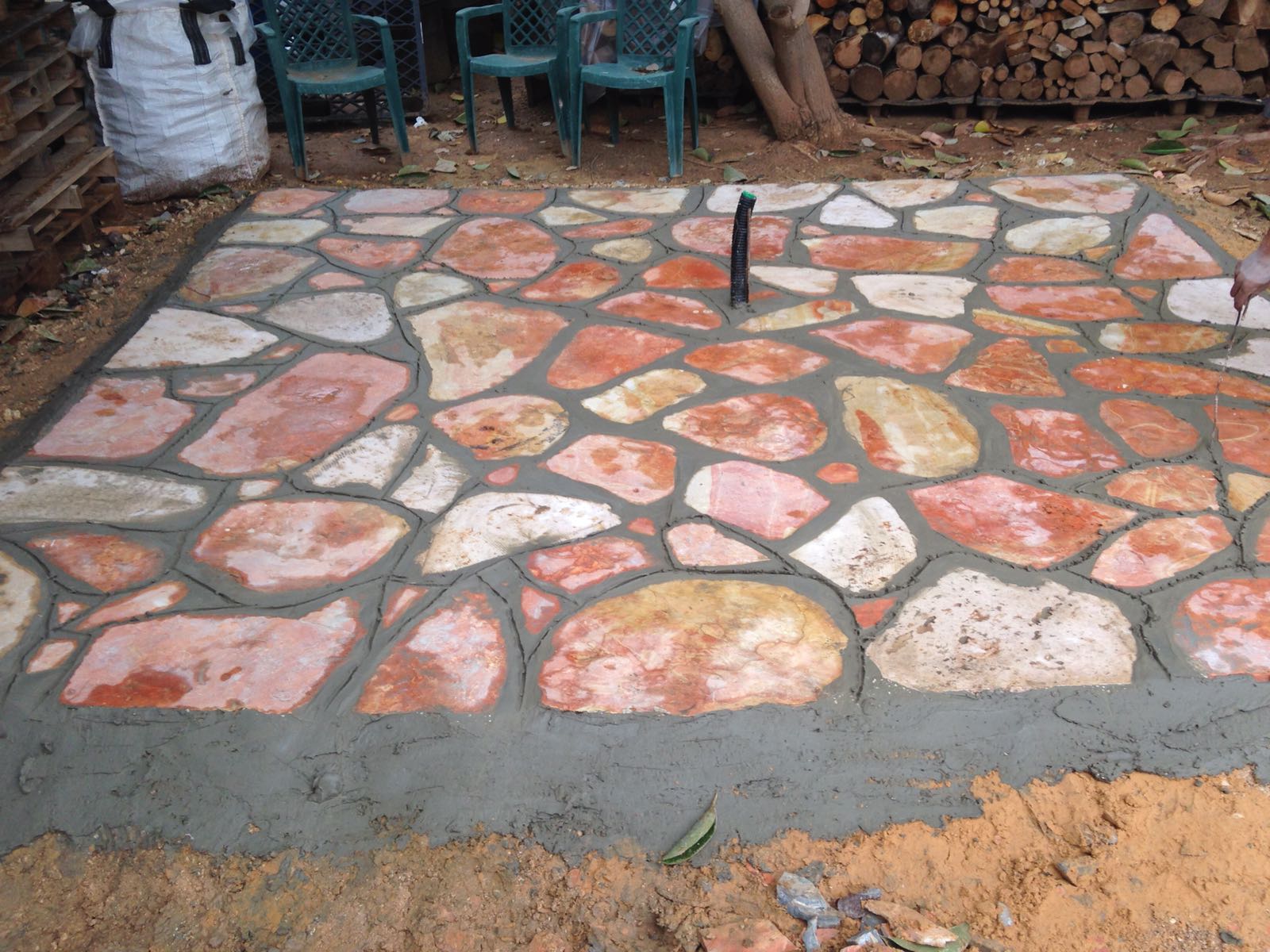 אבנים משתלבות ועבודות עפר ופיתוח