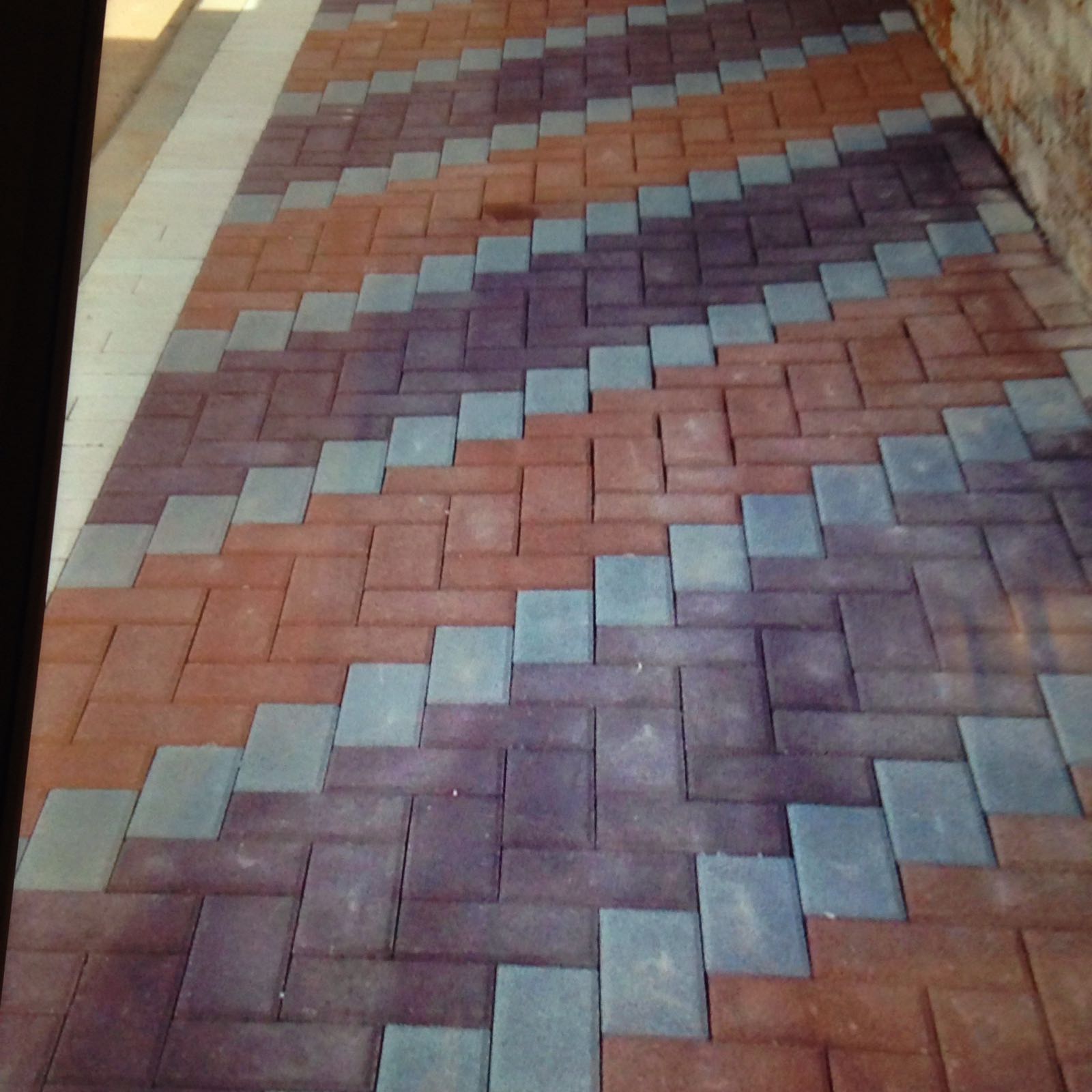 אבנים משתלבות ועבודות עפר ופיתוח