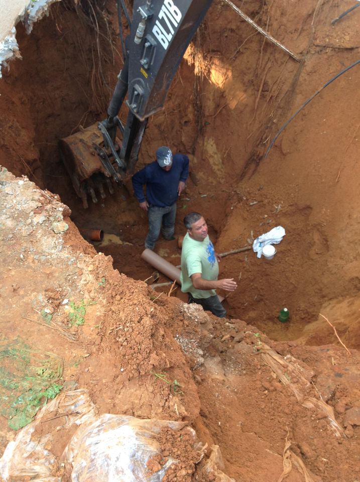 אבנים משתלבות ועבודות עפר ופיתוח