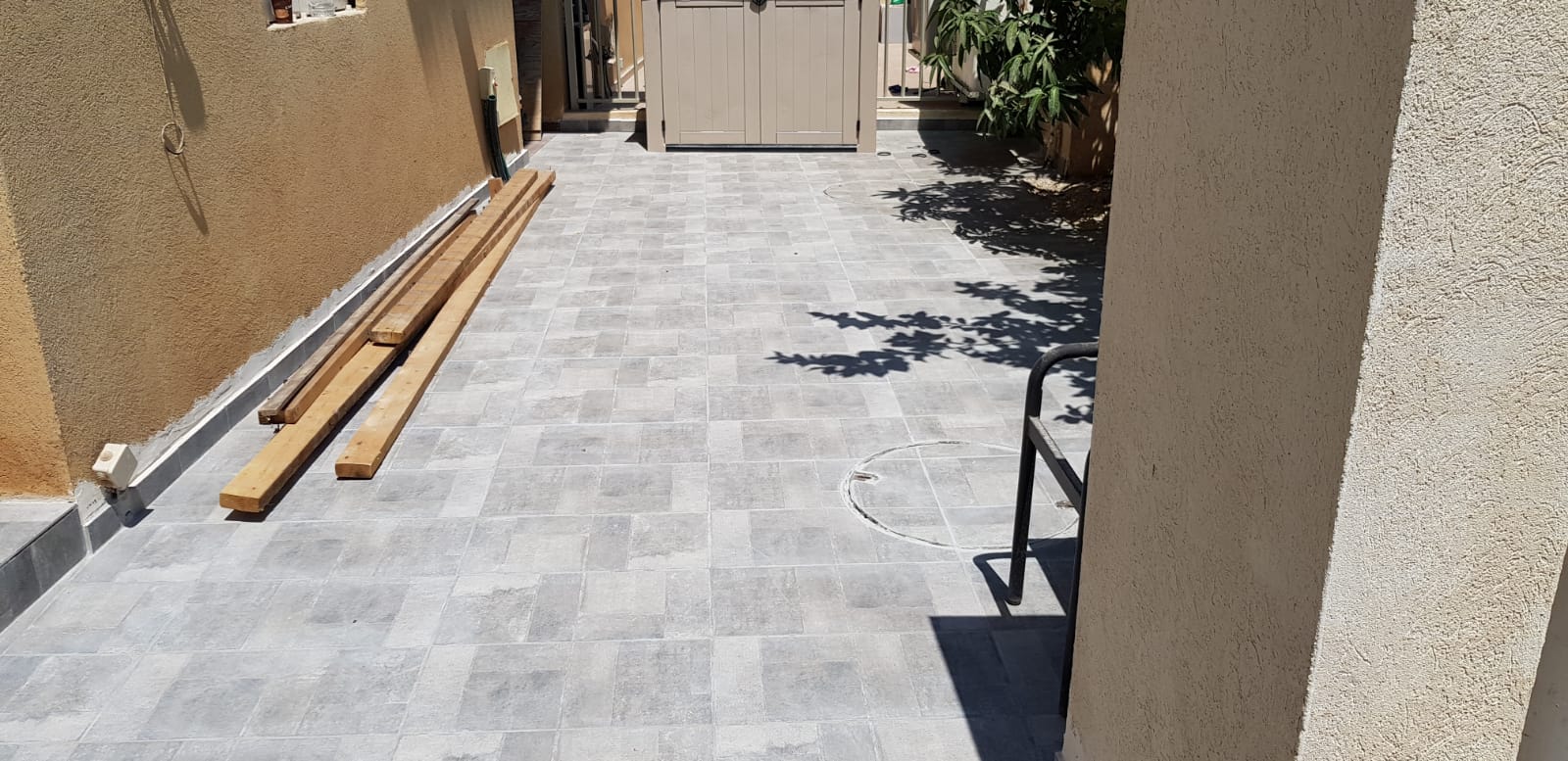 עבודות חצר וגינה