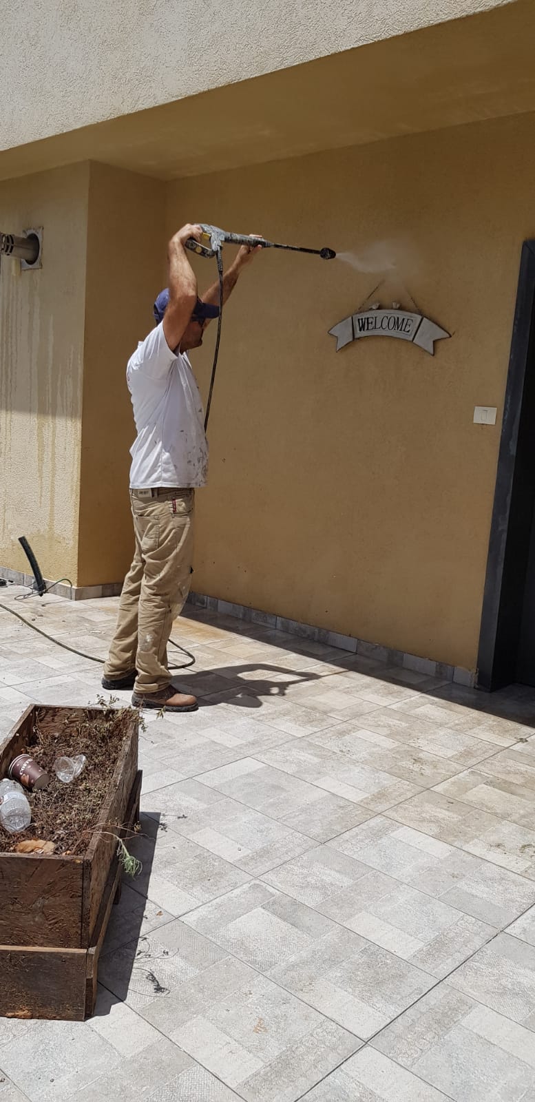 עבודות חצר וגינה