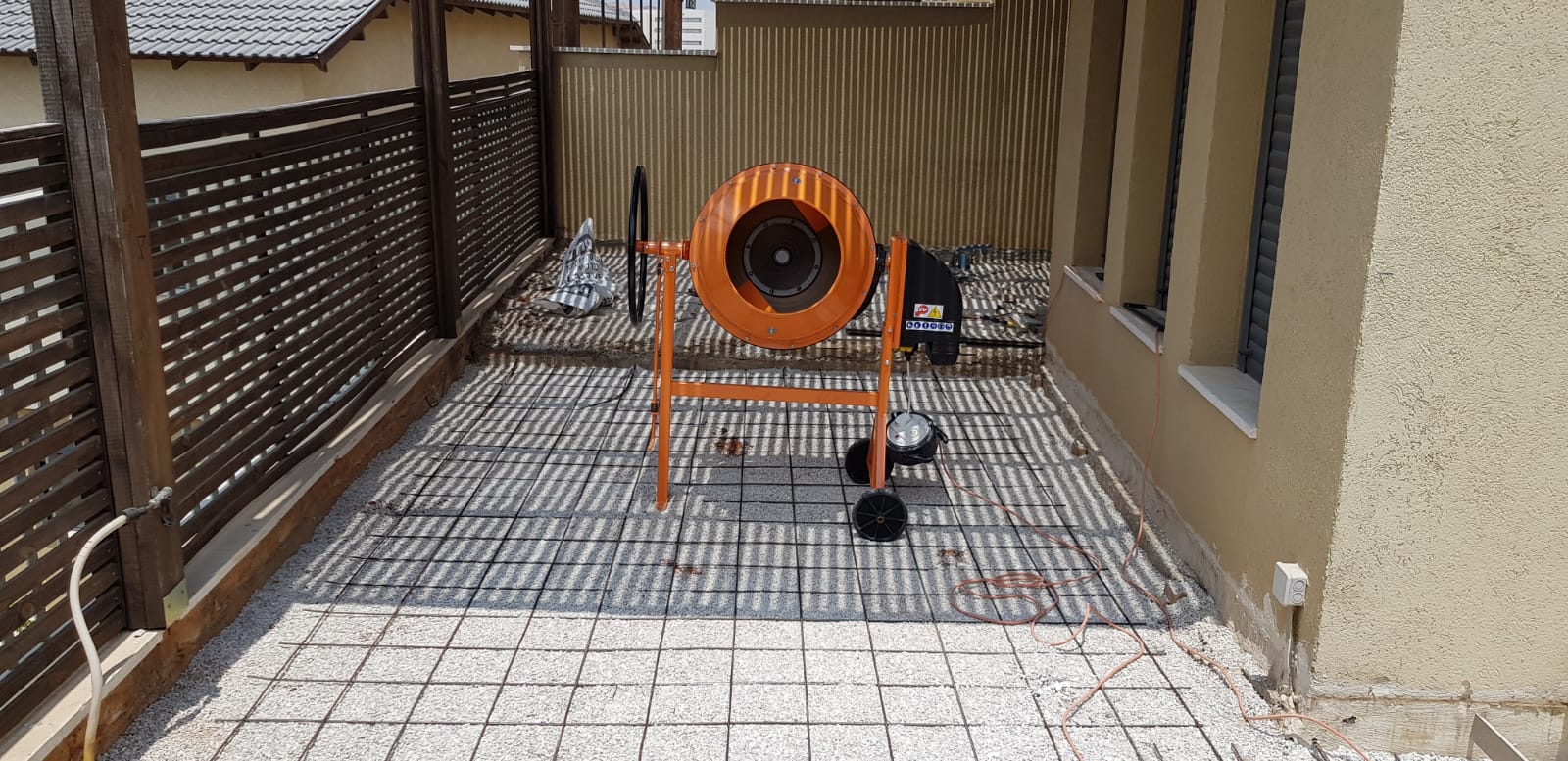 עבודות חצר וגינה