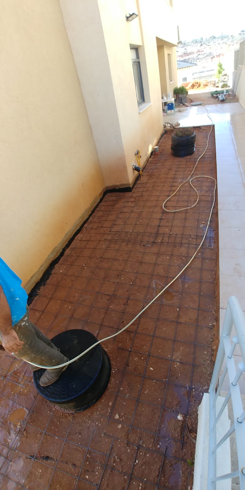 עבודות חצר וגינה