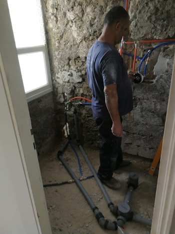 שיפוץ חדרי אמבטיה ושירותים