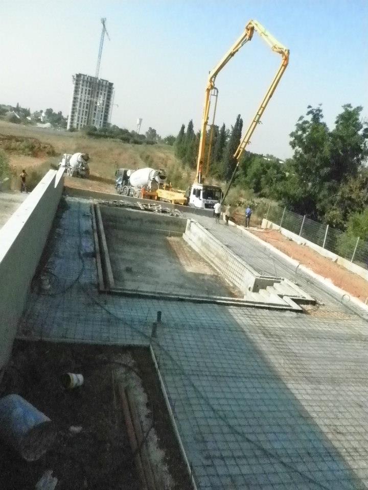 אבנים משתלבות ועבודות עפר ופיתוח