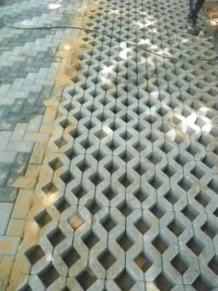 אבנים משתלבות ועבודות עפר ופיתוח