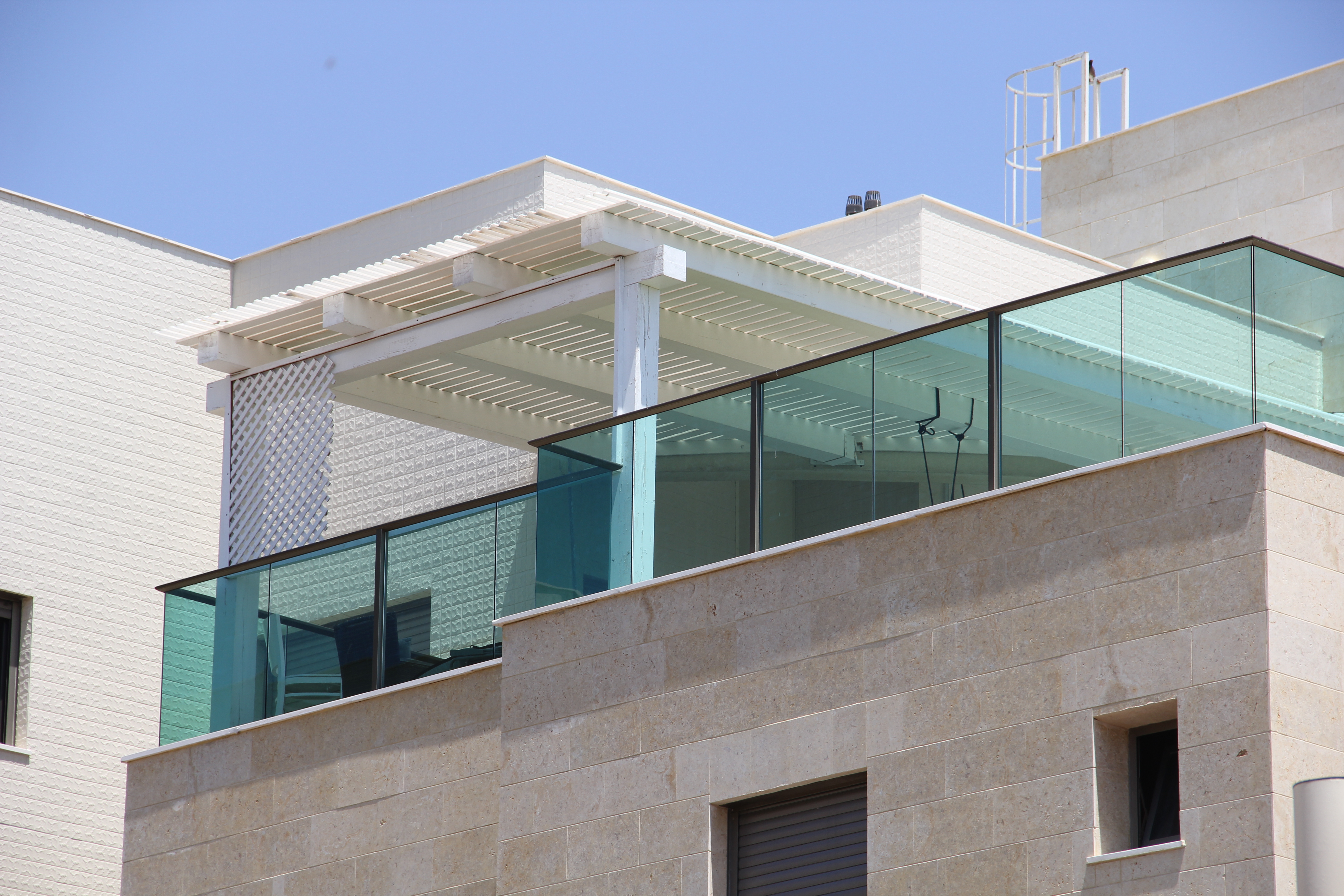 עבודות בעץ ומתכת