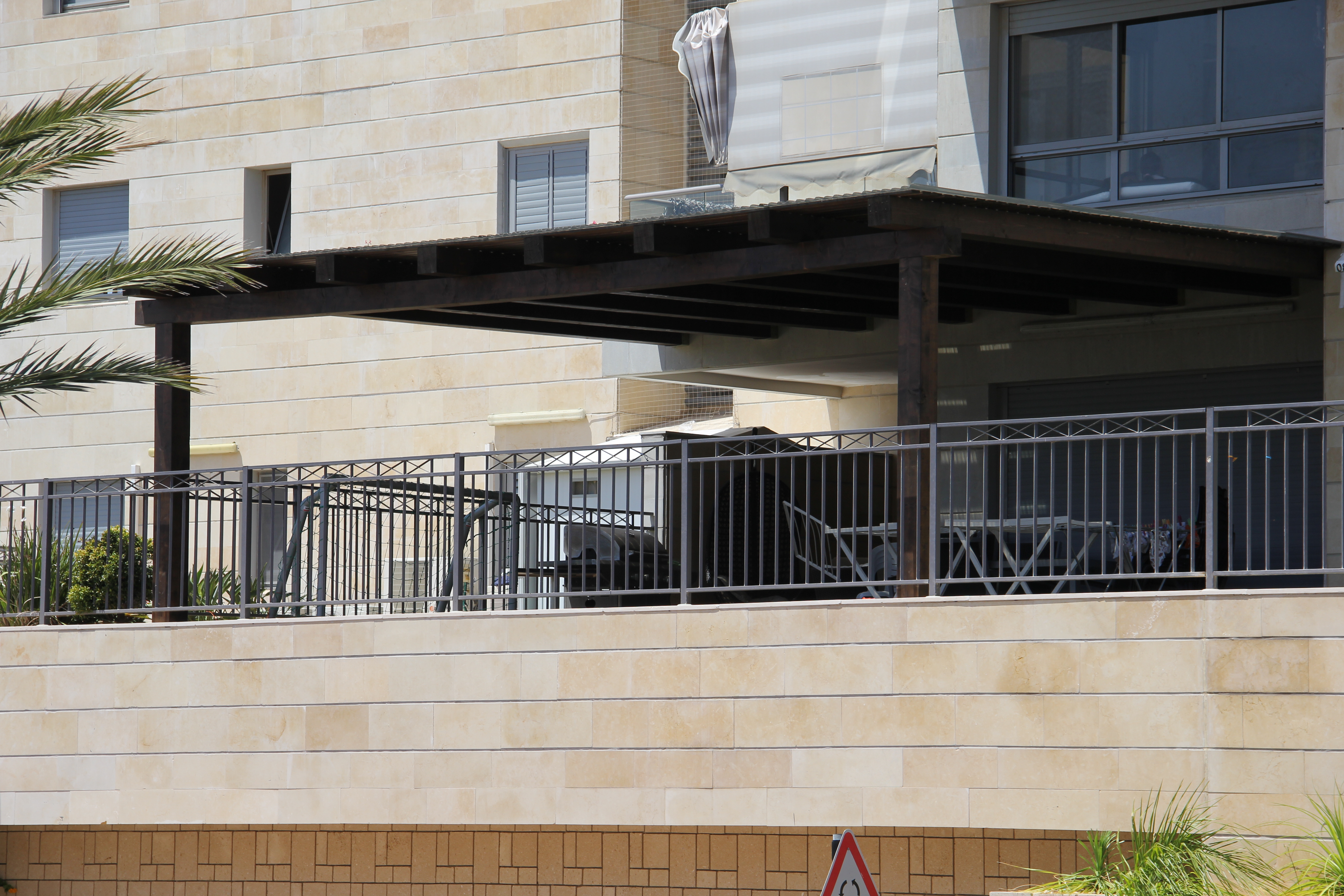 עבודות בעץ ומתכת