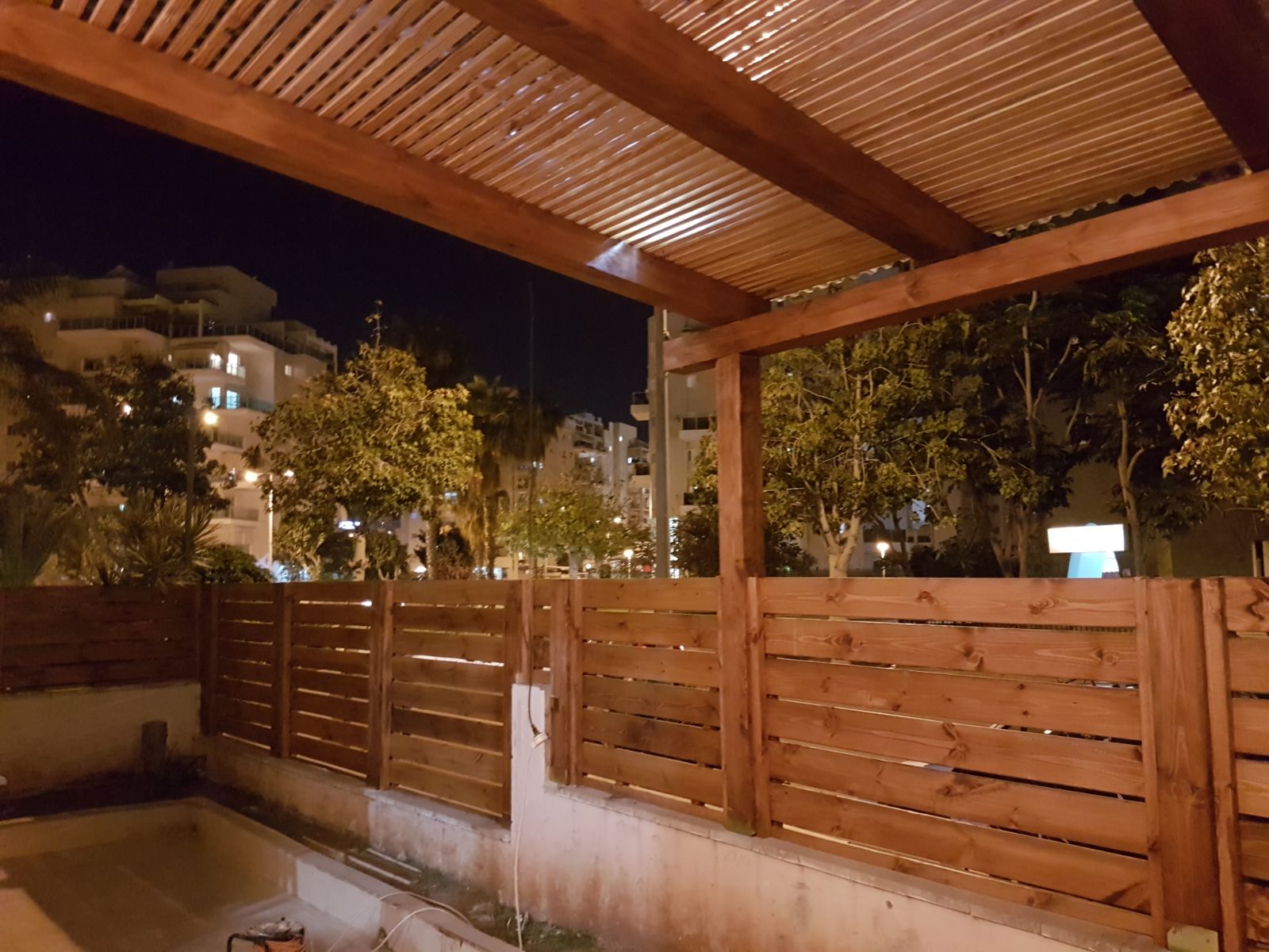 עבודות בעץ ומתכת