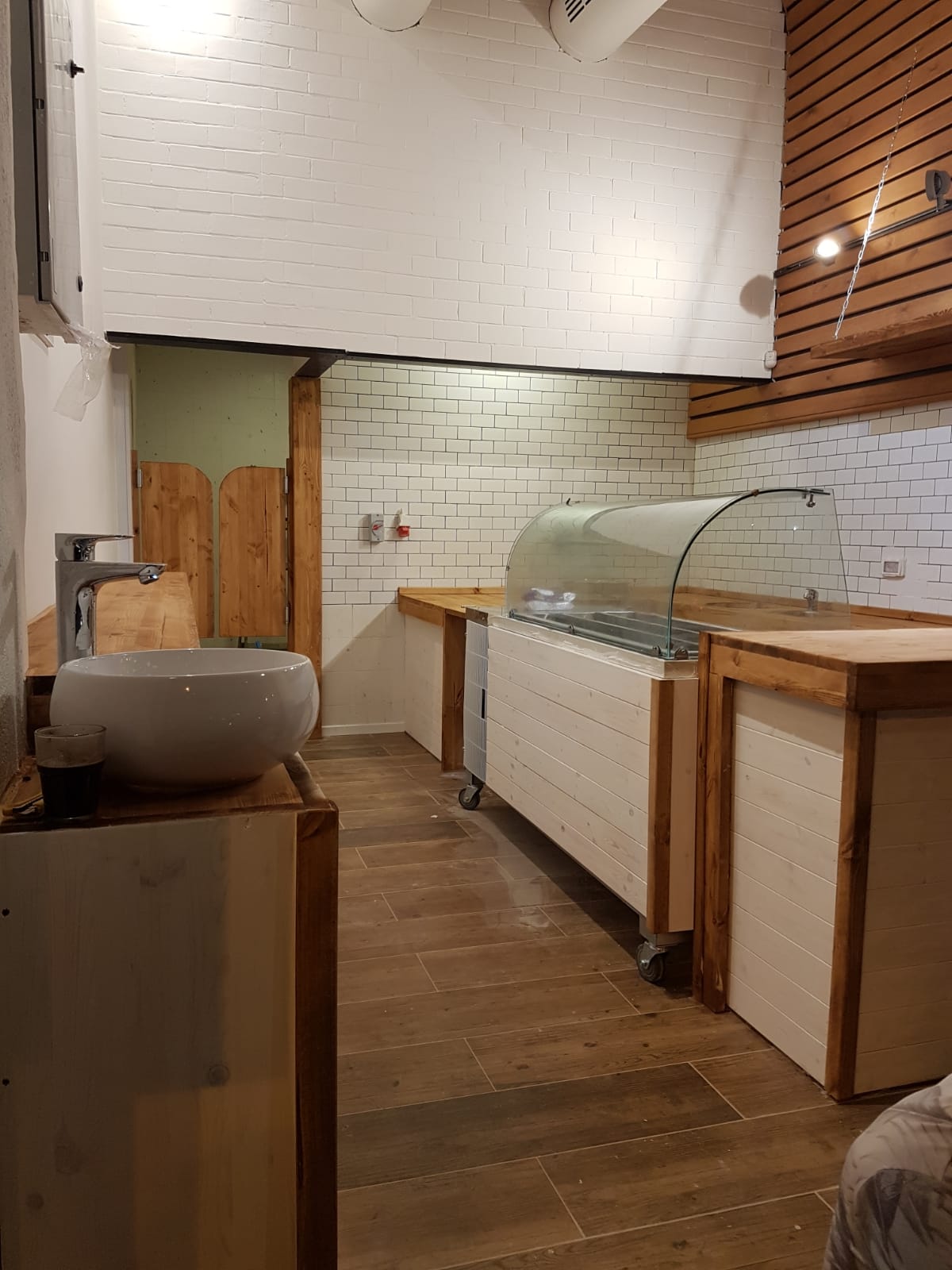 עבודות בעץ ומתכת