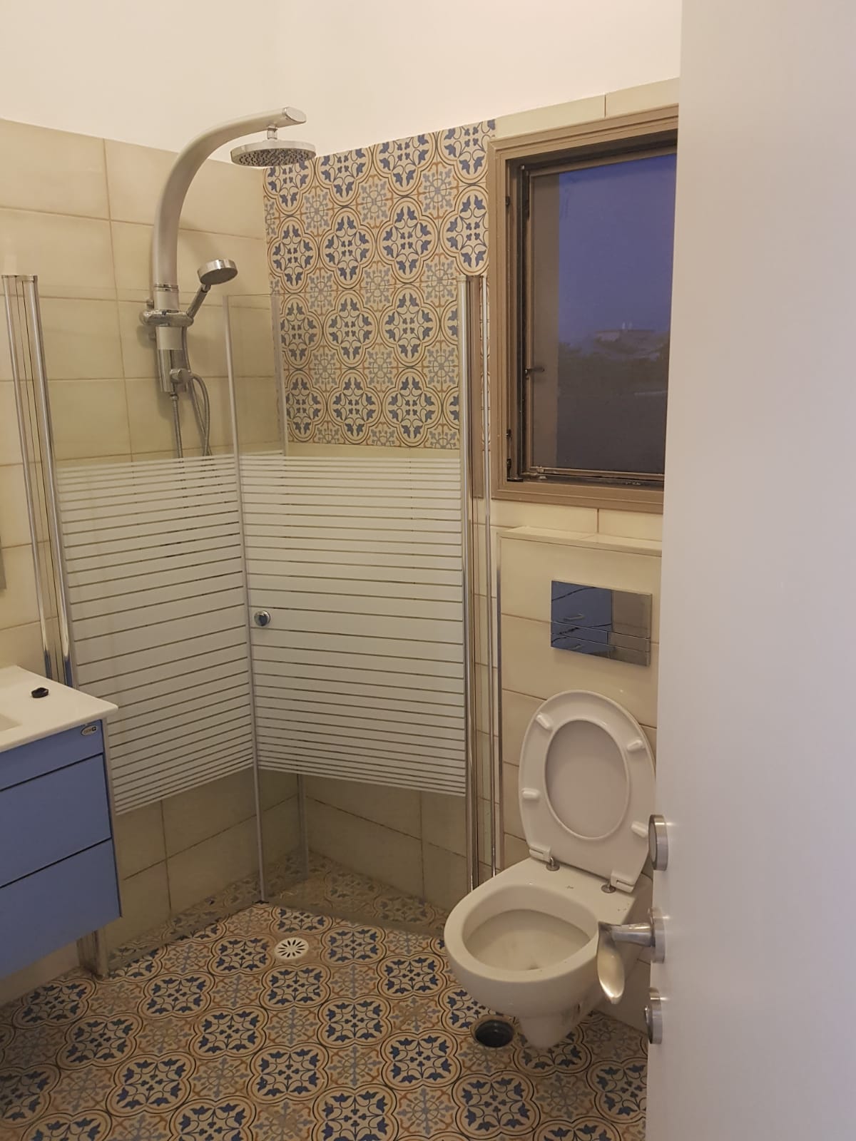 שיפוץ חדרי אמבטיה ושירותים