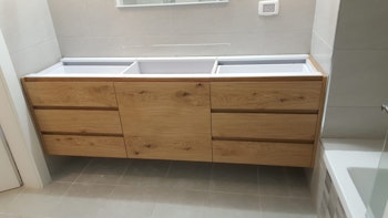 ריהוט לחדרי אמבטיה ושירותים