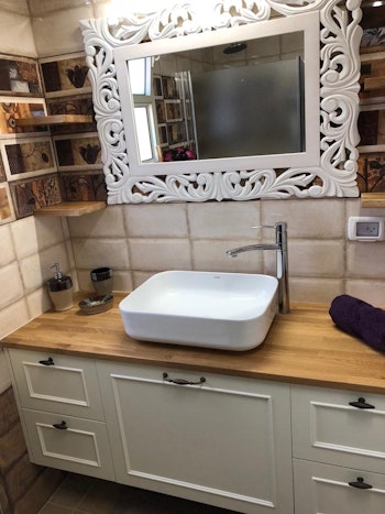 ריהוט לחדרי אמבטיה ושירותים