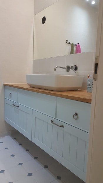 ריהוט לחדרי אמבטיה ושירותים