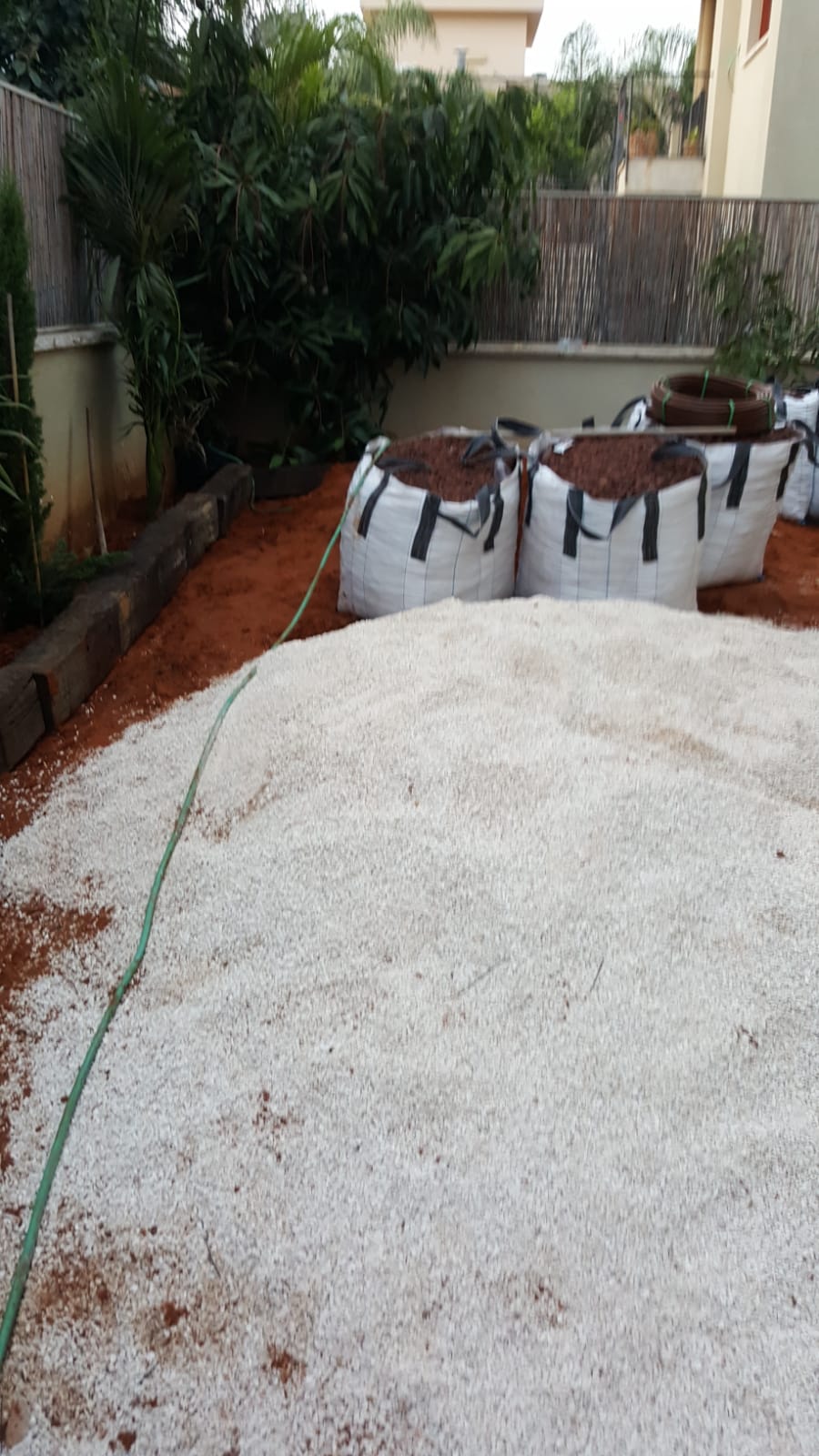 עבודות גינה וחצר