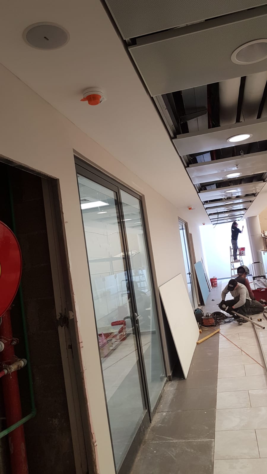 שיפוץ מבנה משרדים