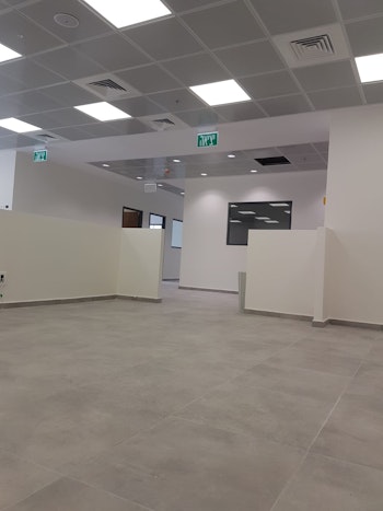 שיפוץ מבנה משרדים