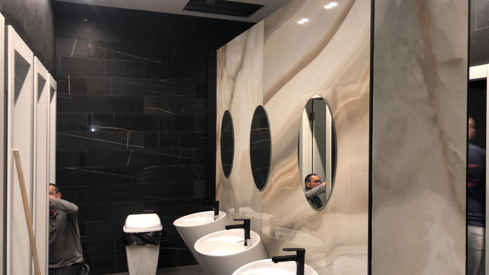 שיפוץ שירותים ציבוריים