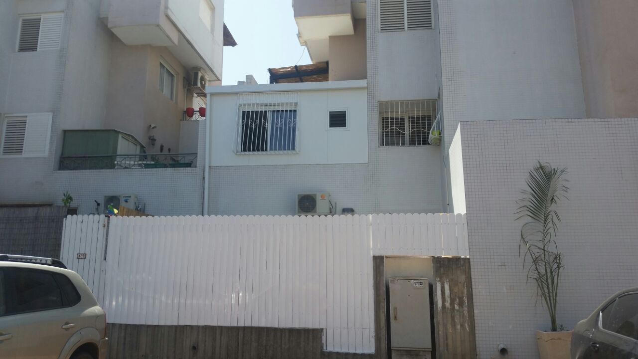 עבודות אלומיניום, בניה קלה וזגגות