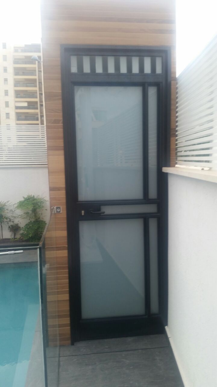 עבודות אלומיניום, בניה קלה וזגגות