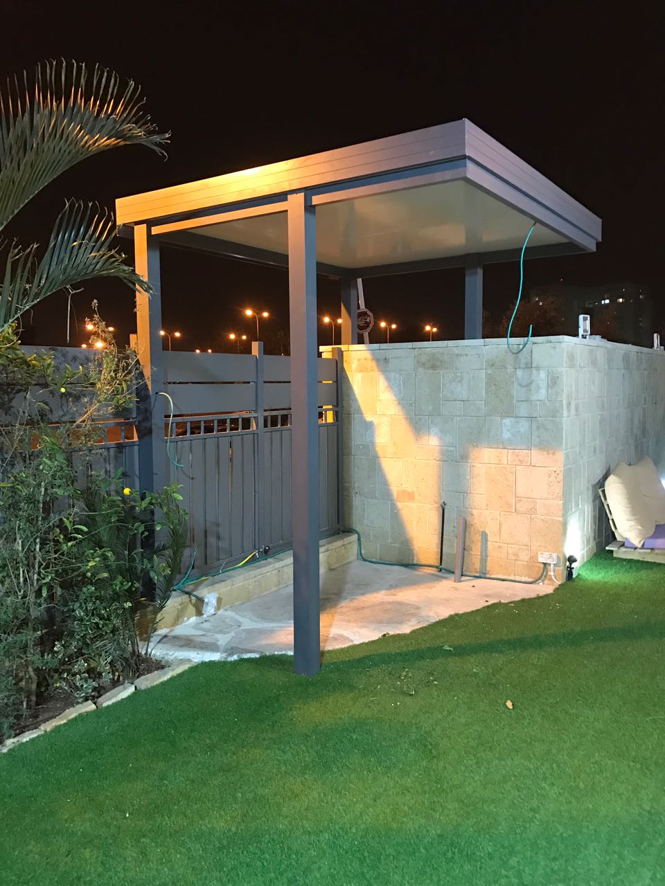 עבודות אלומיניום, בניה קלה וזגגות