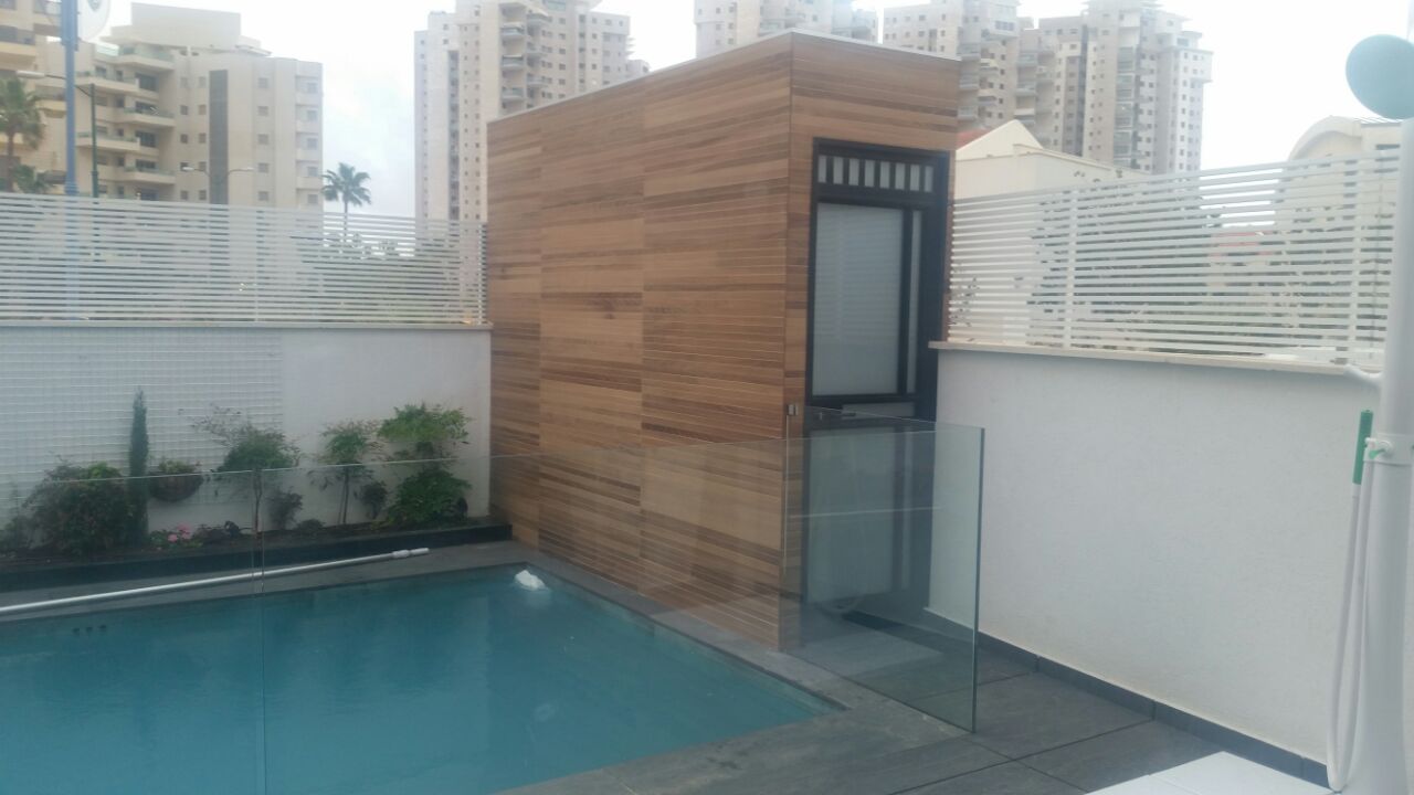 עבודות אלומיניום, בניה קלה וזגגות