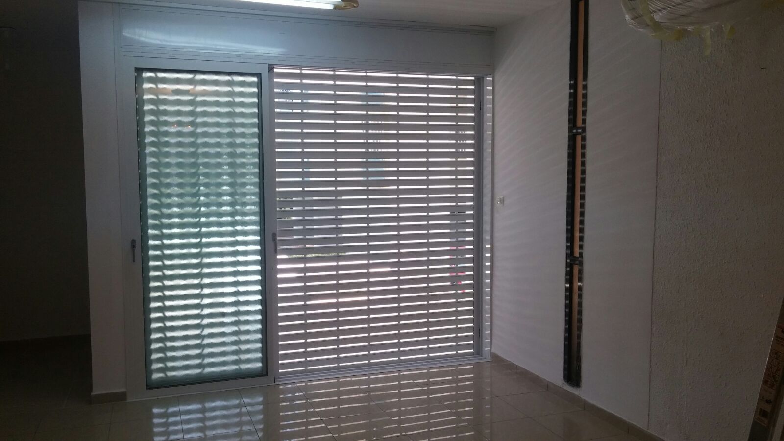 עבודות אלומיניום, בניה קלה וזגגות