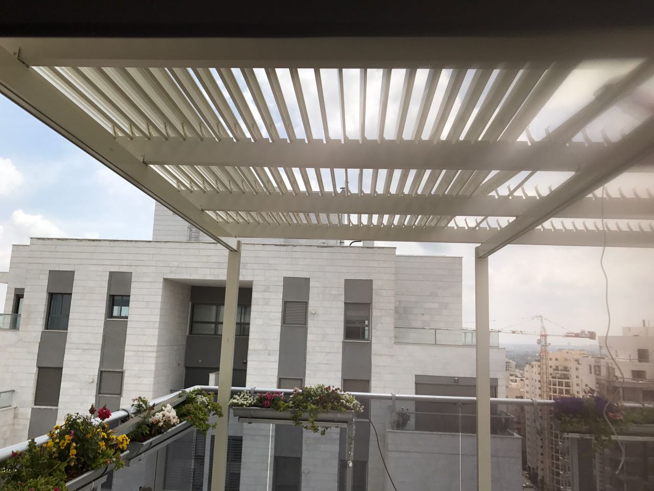 עבודות אלומיניום, בניה קלה וזגגות