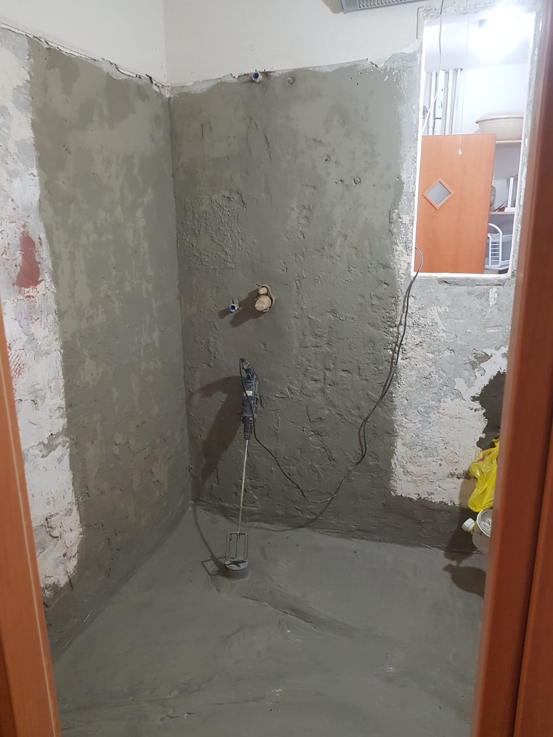 שיפוץ מקלחת ושירותים- אריאל