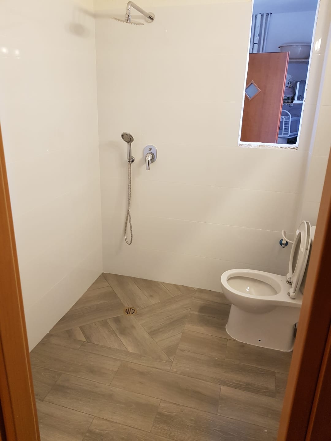 שיפוץ מקלחת ושירותים- אריאל