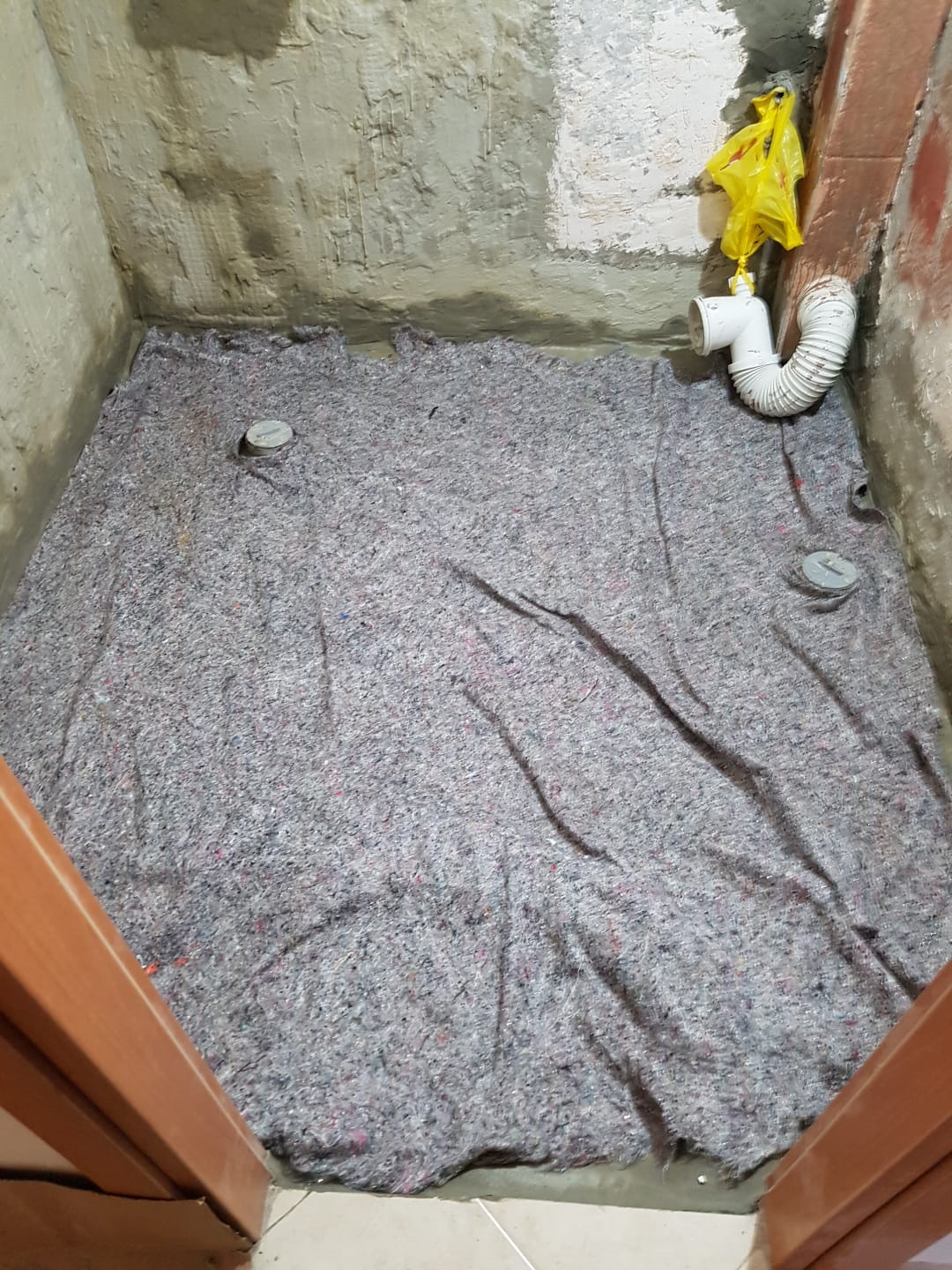 שיפוץ מקלחת ושירותים- אריאל