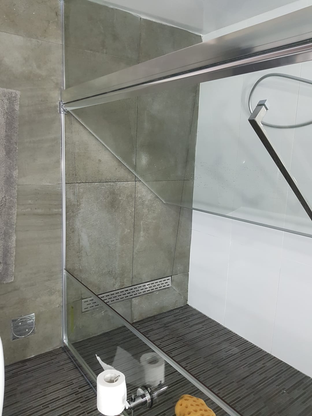 שיפוץ מקלחת ושירותים- רעננה