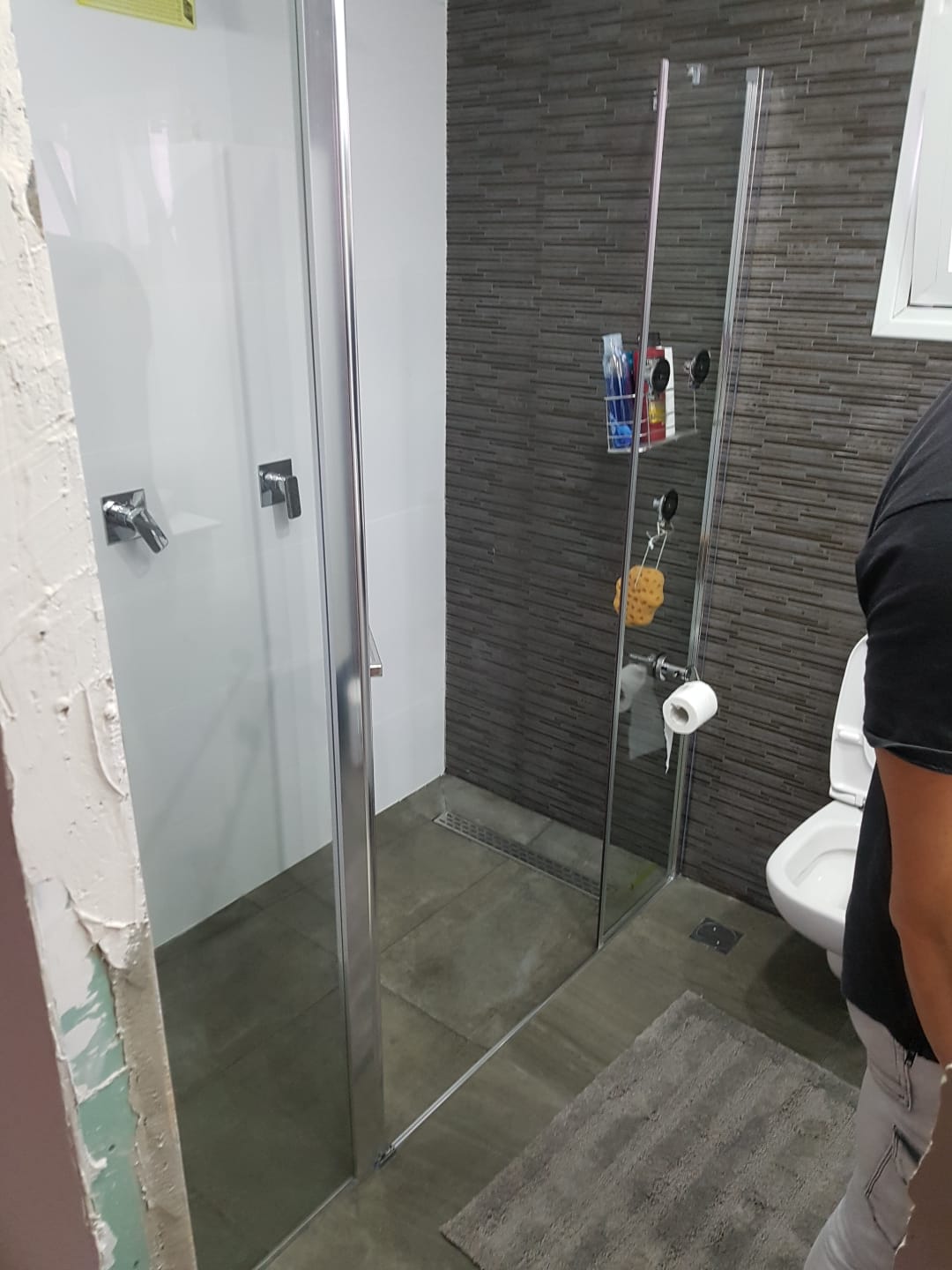 שיפוץ מקלחת ושירותים- רעננה