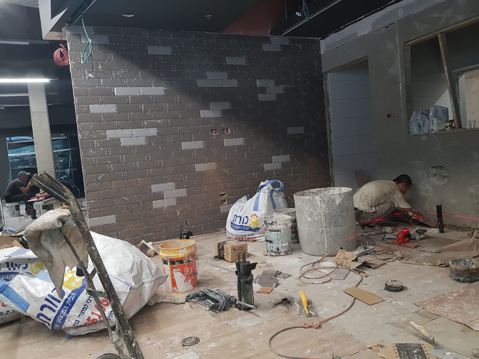 שיפוץ סופר- אבן יהודה