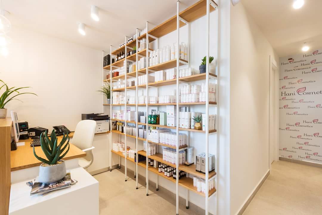 עבודות נגרות- מכון קוסמטיקה