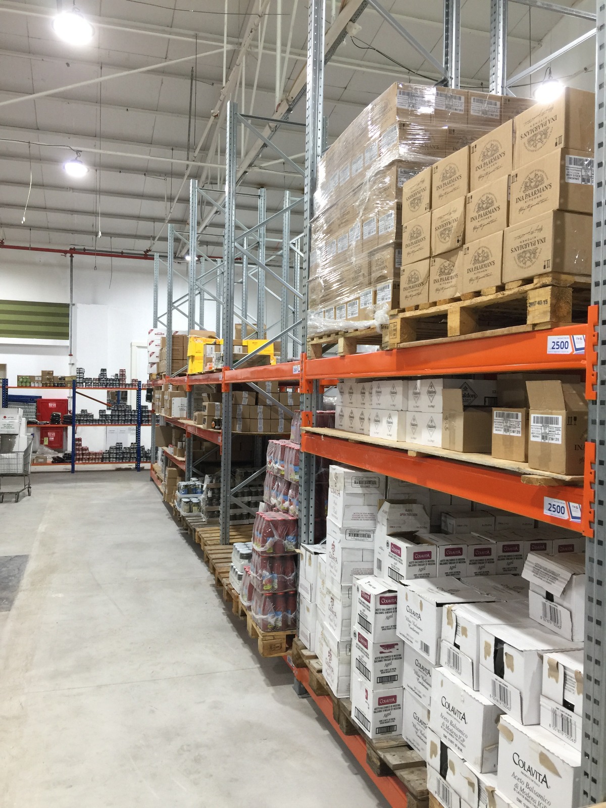 שיפוץ חנות "גרמי גורמה"- כפר סבא