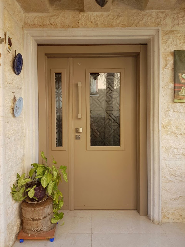 דלתות כניסה מעוצבות