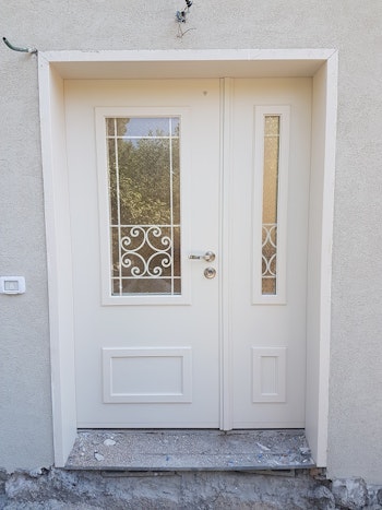 דלתות כניסה מעוצבות