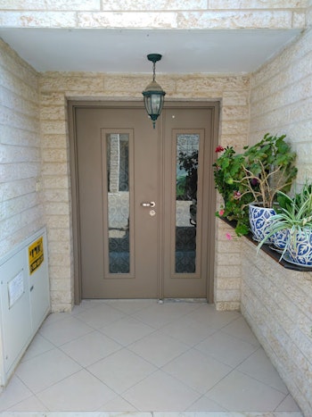 דלתות כניסה מעוצבות