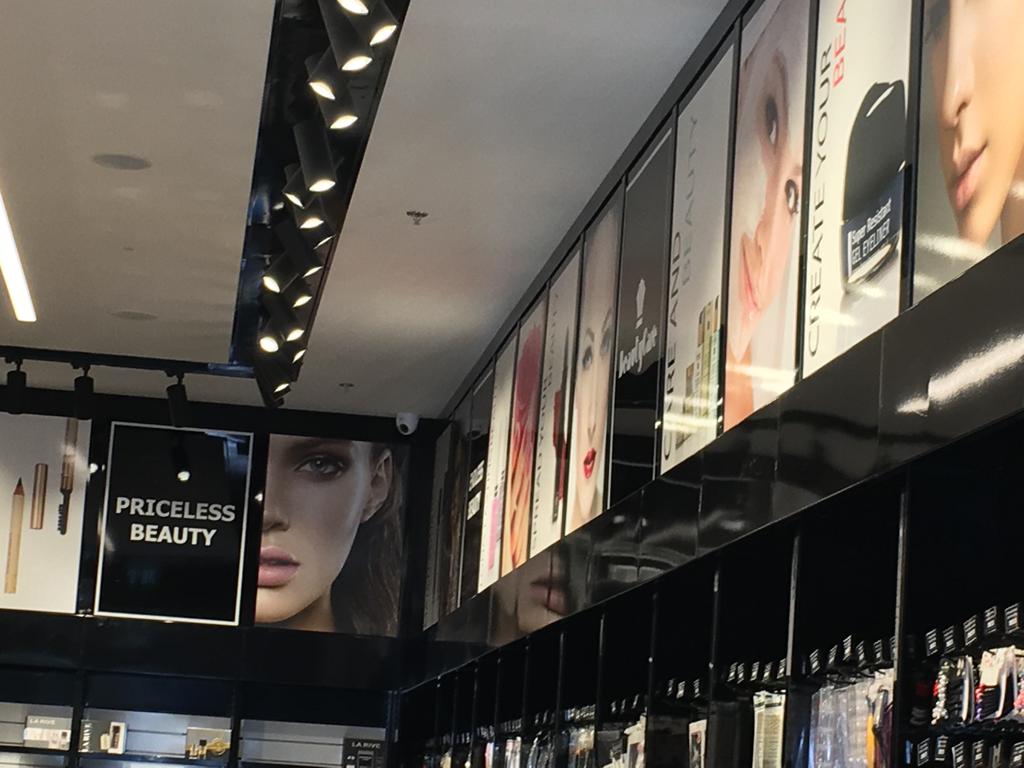 שיפוץ חנות קוסמטיקה