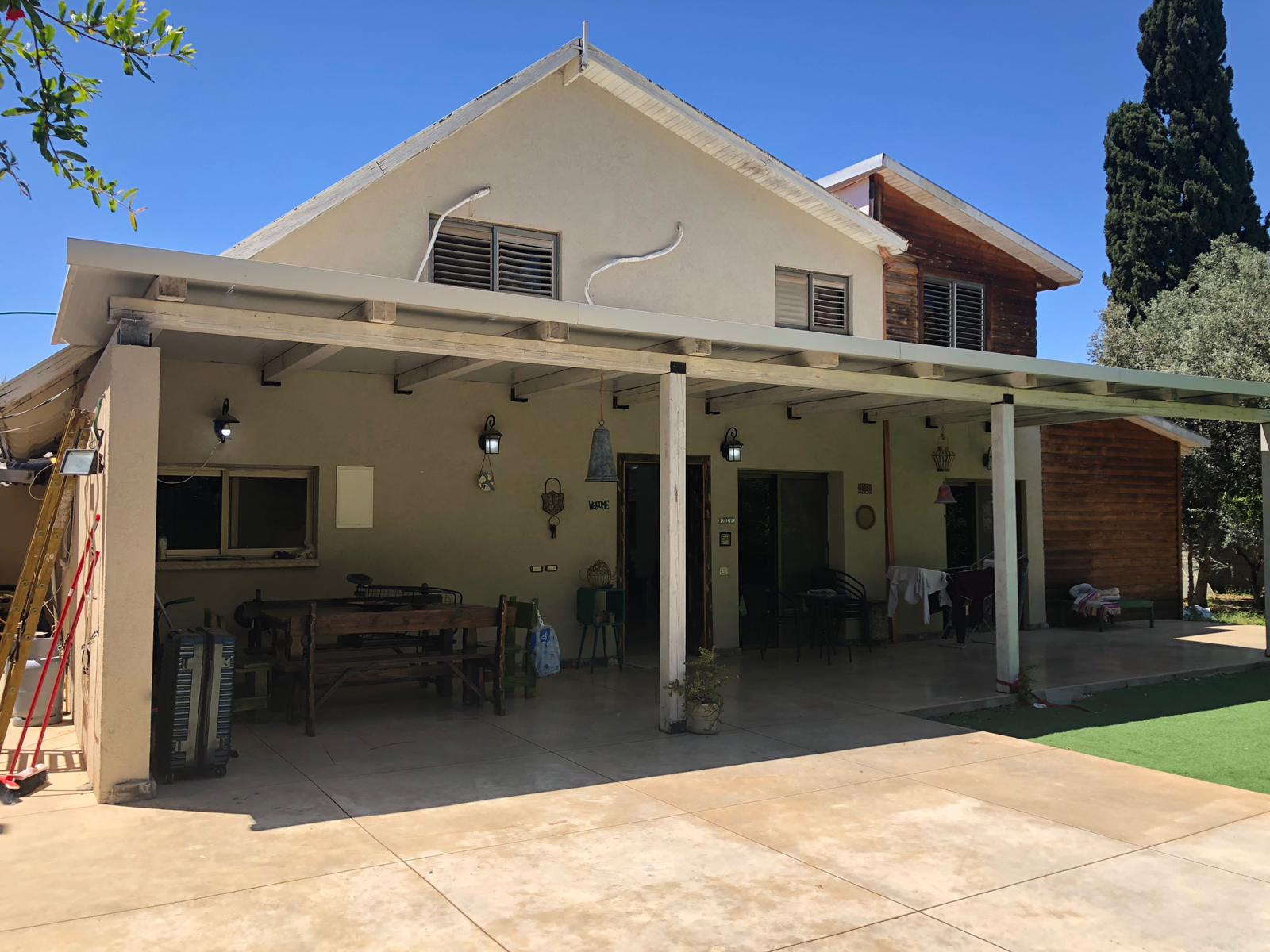 צילום מעבודה של מאיר סימוני