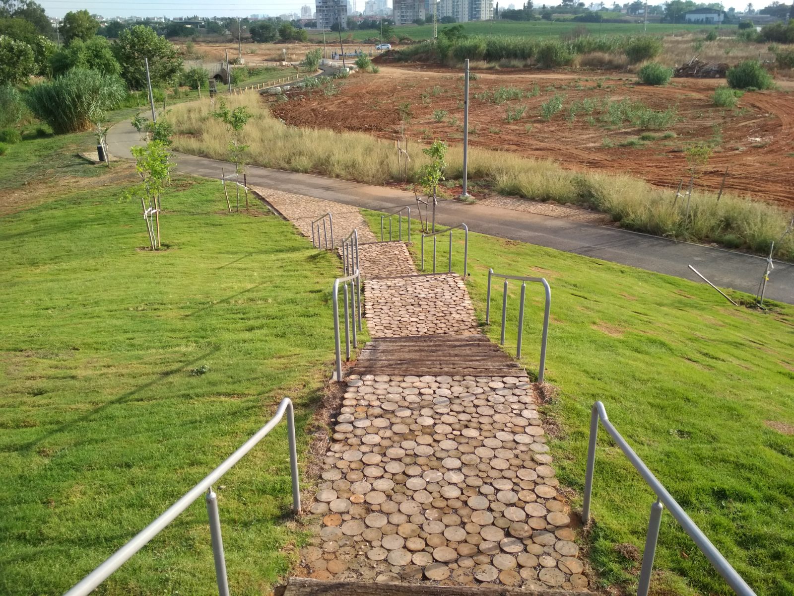 פארק נחל הדר בהוד השרון