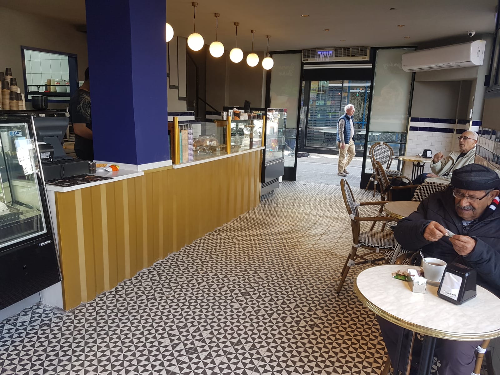 שיפוץ גלידריה