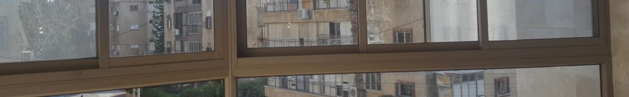 צילום מעבודה של אלי